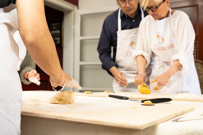 Cesarine: Small Group Pasta and Tiramisu Class in Catania - Sanitary Guidelines and Group Size