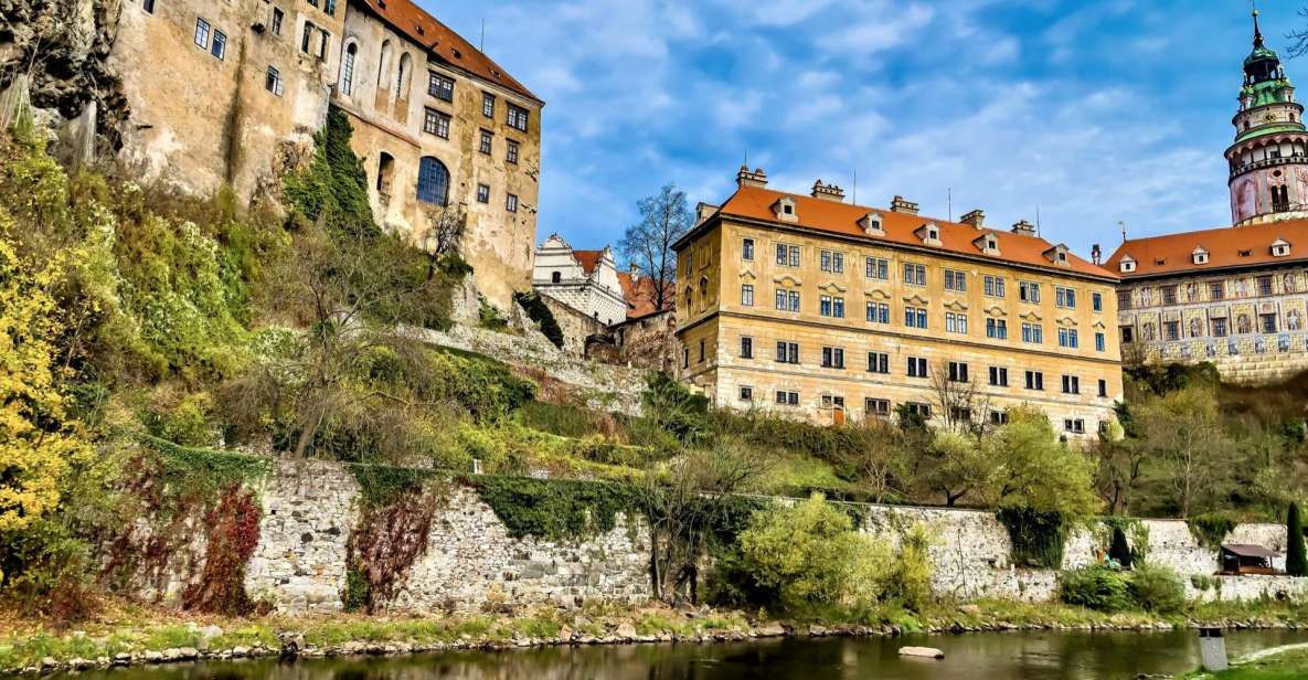 Cesky Krumlov: Express Walk With a Local in 60 Minutes - Tour Logistics
