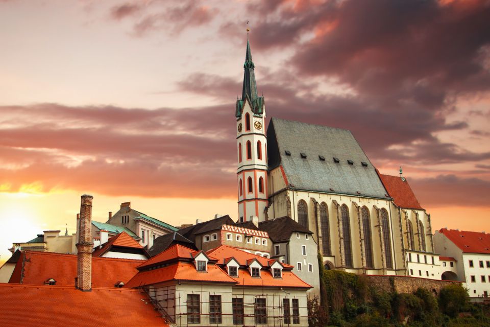 Cesky Krumlov: First Discovery Walk and Reading Walking Tour - Full Description
