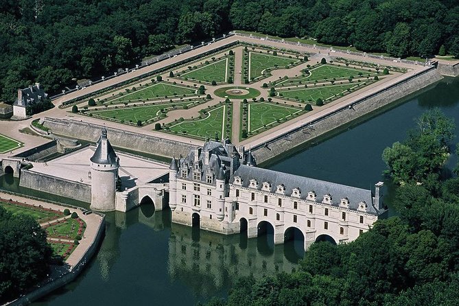 Chenonceau Castle, Wine Tasting & Lunch Private Full-Day Tour (Mar ) - Cancellation Policy