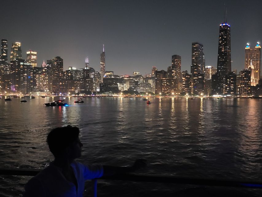 Chicago: Fireworks Gourmet Dinner Cruise on Lake Michigan - Full Description of Experience