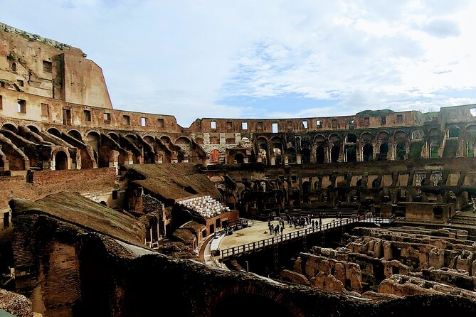 Colosseum Guided Tour With Roman Forum and Palatine Hill - Language Options