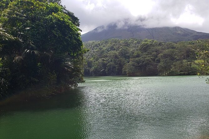 Combo La Fortuna Waterfall and Volcano Hike & Hotsprings - Meeting Point Details