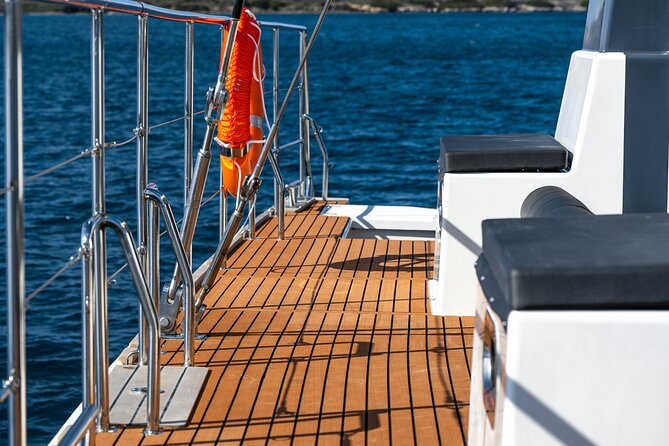 Comfort Max Catamaran Caldera Cruise With BBQ and Drinks - Maximum Travelers