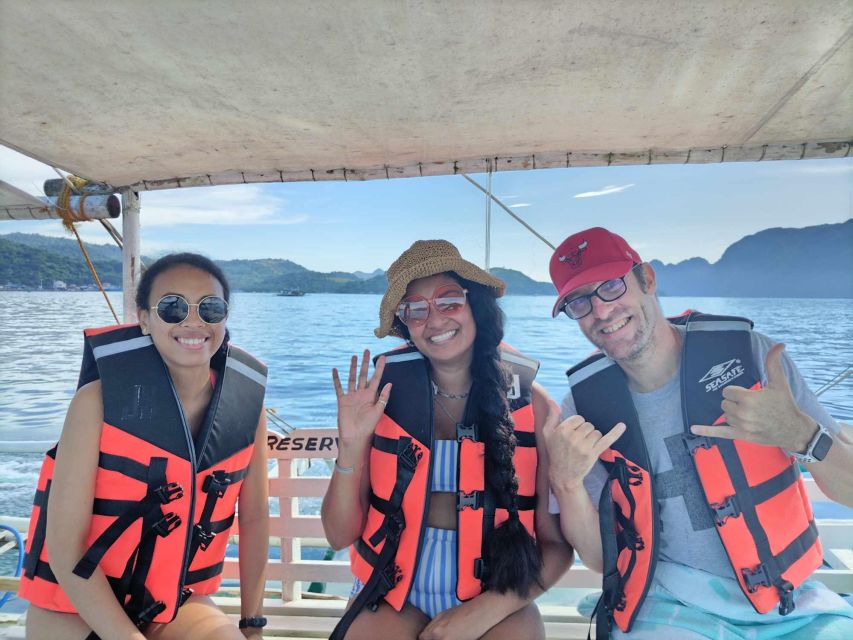 Coron: Reef and Wrecks Tour - Full Day W/ Buffet Lunch - Inclusions and Amenities