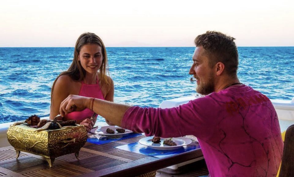 Dahab: Luxury Snorkeling Cruise With Buffet Lunch - Inclusions and Highlights