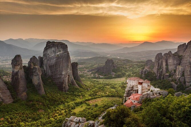 Day Trip to Meteora From Athens - Exploring Meteora: Must-See Sites
