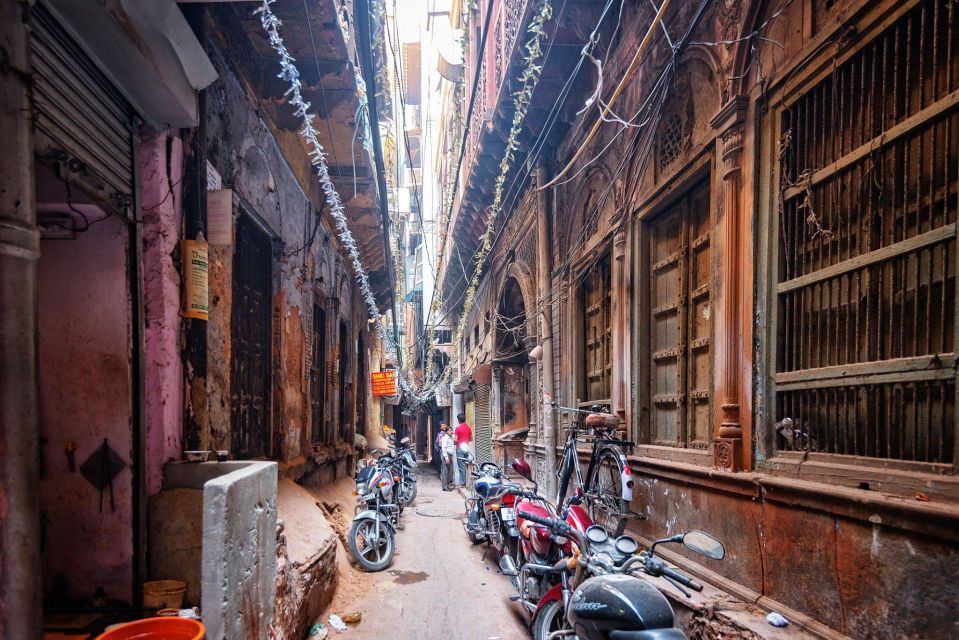 Delhi: Private Chandni Chowk, Food Tasting, & Tuk-Tuk Tour