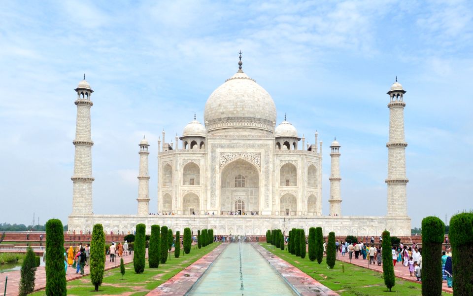 Delhi to Taj Mahal: Luxury Journey on India's Fastest Train - Itinerary
