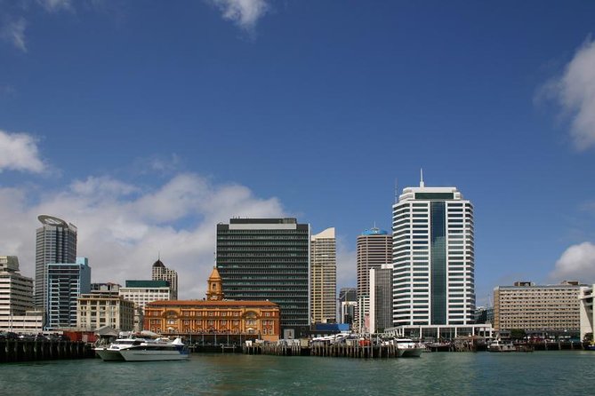 Departure Transfer: Auckland Central City Centre to Auckland Airport - Common questions