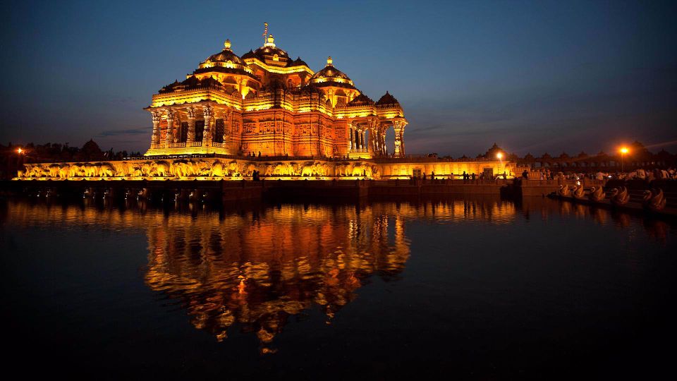 Discover Varanasi With Golden Triangle Tour - Varanasi Ghats: Spectacular Evening Aarti