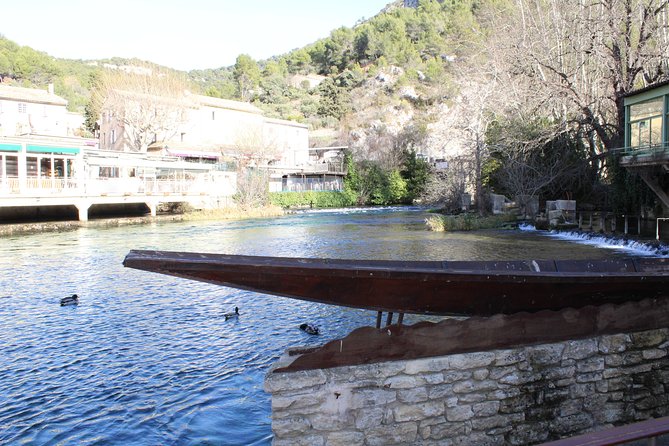 Discover Villages in Luberon Small Group Day Trip From Avignon - Guide Expertise and Impact
