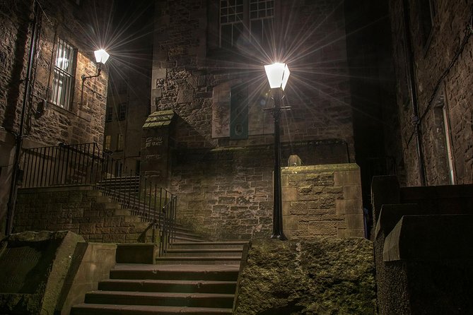 Edinburgh 2 Hour Nighttime Ghost Tour Italian Tour Guide - Spooky Locations Visited