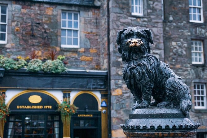 Edinburgh Walk: a Romantic Stroll Through History and Beauty - End Point: Edinburgh Castle