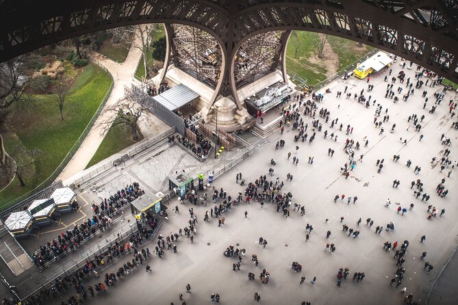 Eiffel Tower Guided Tour by Elevator - Tour Experience