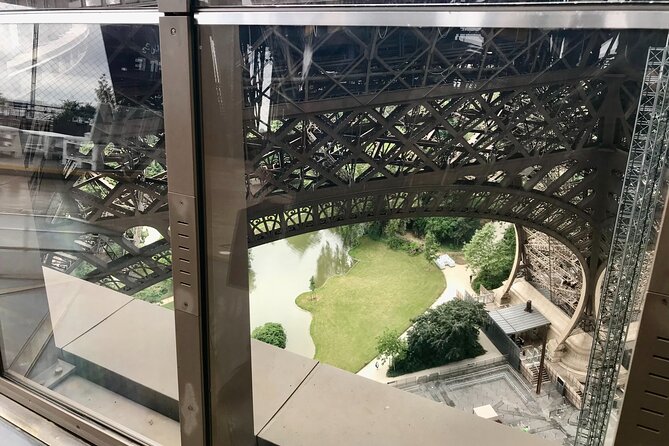 Eiffel Tower Summit Semi-Private Guided Tour - Customer Reviews