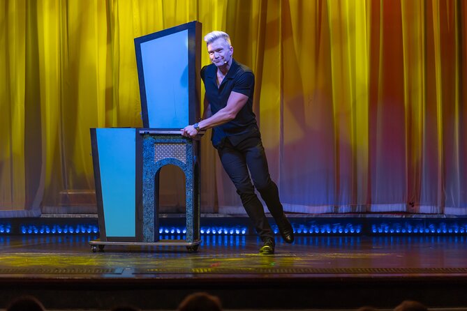 Escape Reality Branson Magic Dinner Show - Show Highlights and Entertainment