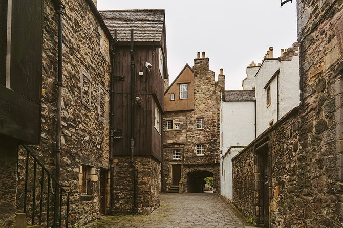 Explore an Amazing Edinburgh on a Private Walking Tour of the Old Town - Customized Itinerary