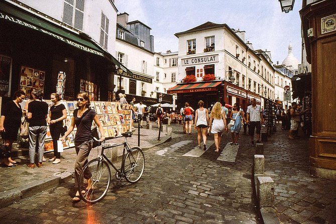 Explore Montmartre Like a Local - Private Walking Tour - Landmarks and Famous Locations