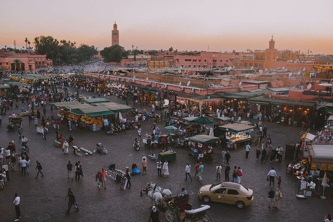 Exploring the Souks: Marrakech in Effervescence - Indulging in Exotic Flavors and Scents