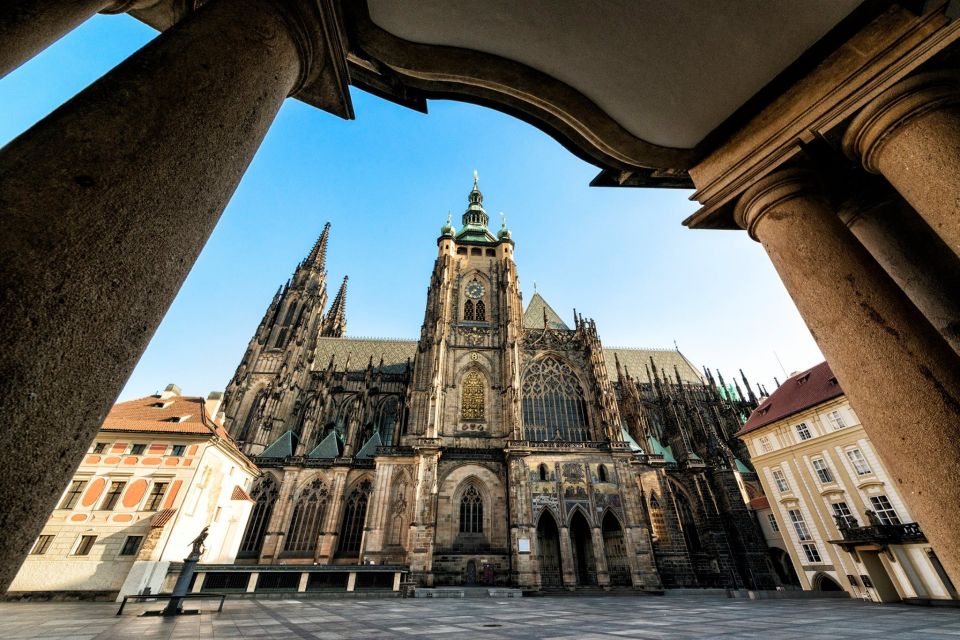 Family Friendly Tour Prague Castle in an Attractive Concept - Guided Tour Experience