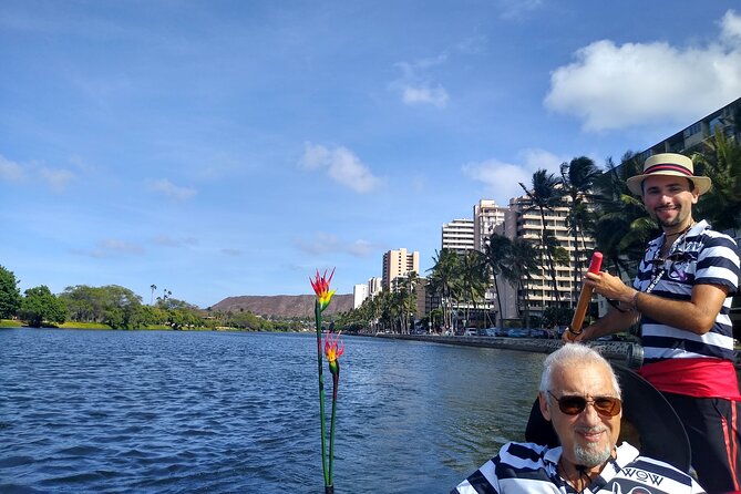 Family Friendly Waikiki Venetian Gondola Cruise Small Group Fun - Small Group Benefits