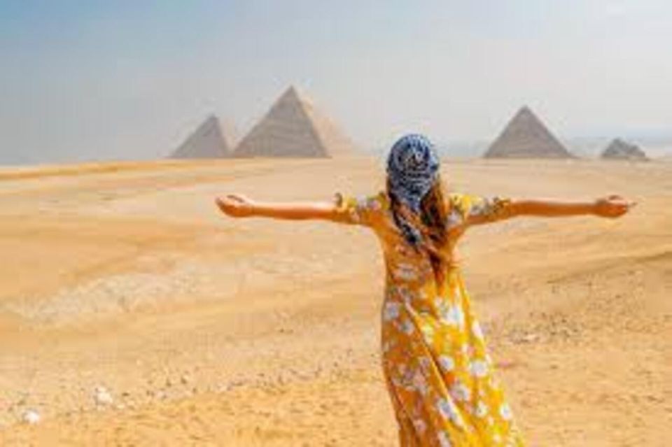 Female-Guided Pyramids, Bazaar, and Museum Tour - Sightseeing Experience