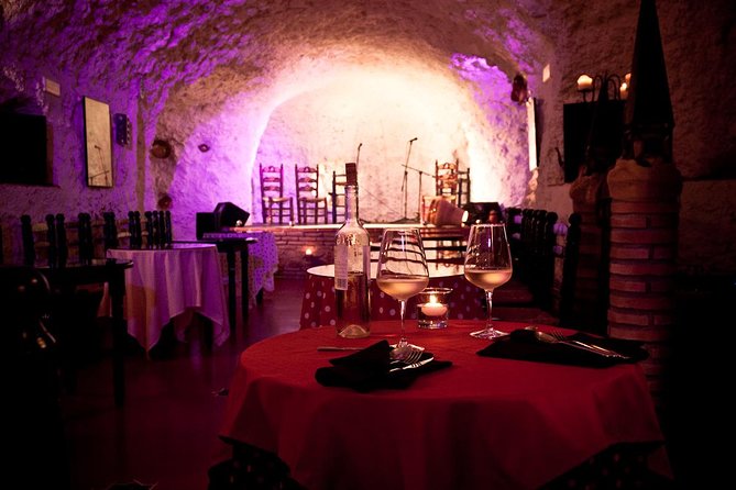 Flamenco Show in a Cave Restaurant in Granada - Show Experience
