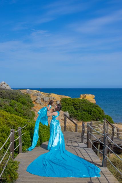 Flying Dress Algarve - Family Experience - Family Photography Session Details