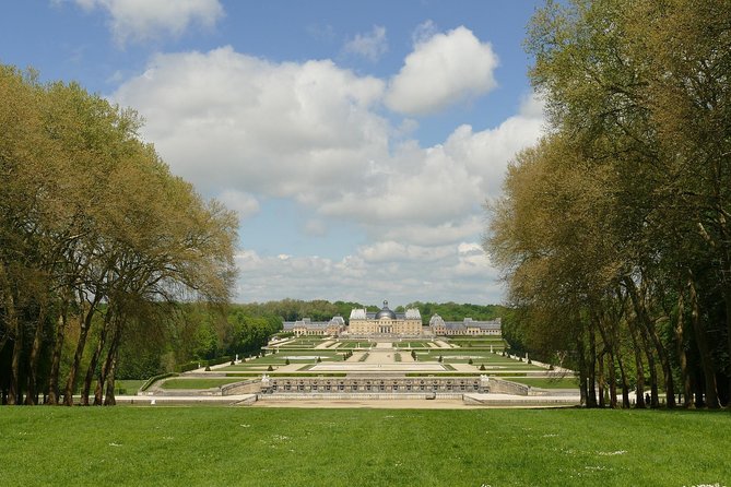 Fontainebleau & Vaux-Le-Vicomte Trip With Local Guide & Private Transportation - Booking Process & Pricing Details
