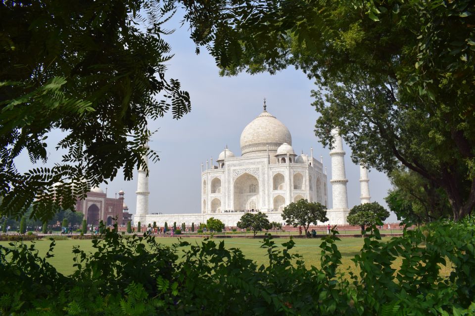 From Delhi: Taj Mahal Sunrise With Agra Fort Day Trip by Car - Language Options