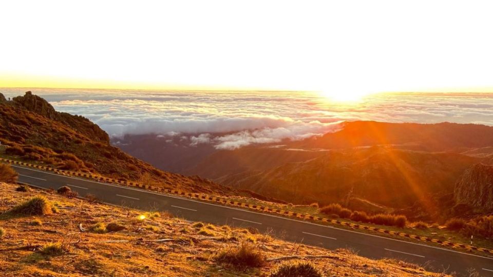 From Funchal: Pico Do Arieiro to Pico Ruivo Sunrise Hike - Review Summary