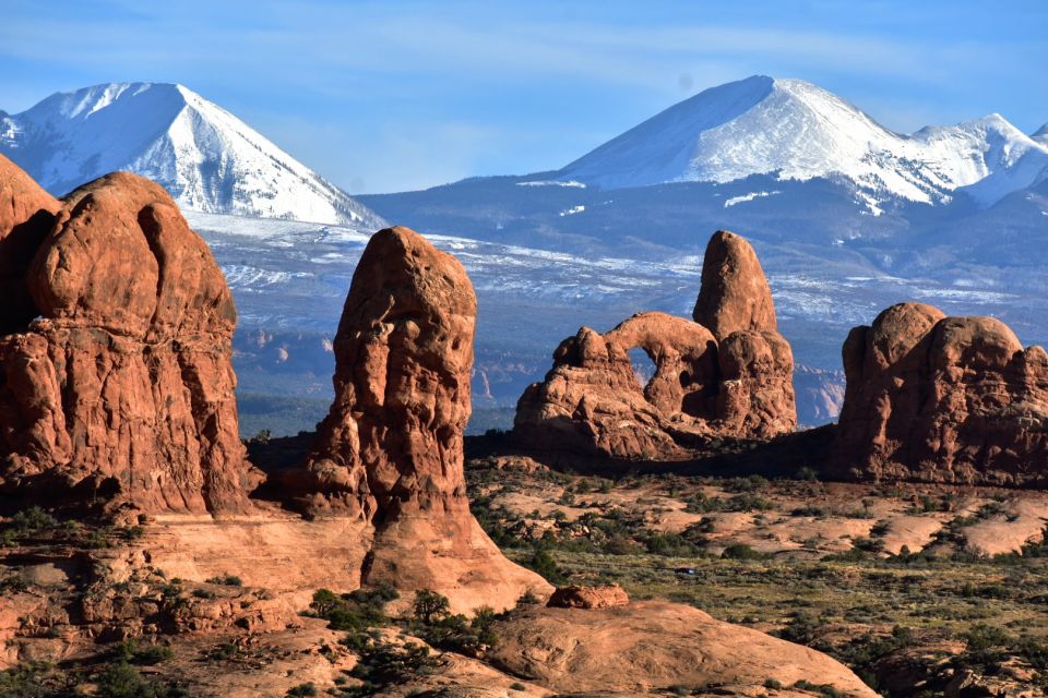 From Moab: Arches National Park 4x4 Drive and Hiking Tour - Booking Options