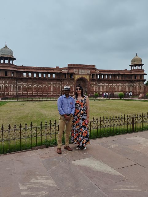 From Mumbai: Agra Taj Mahal Sunrise With Lord Shiva Temple - Explore the Historic Agra Fort