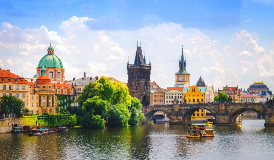 From Regensburg: Private Transfer to Prague - Highlights