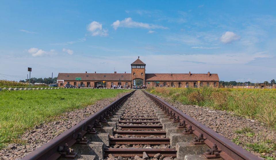 From Warsaw: One-Day Auschwitz Concentration Camp Tour - Visit Highlights and Logistics