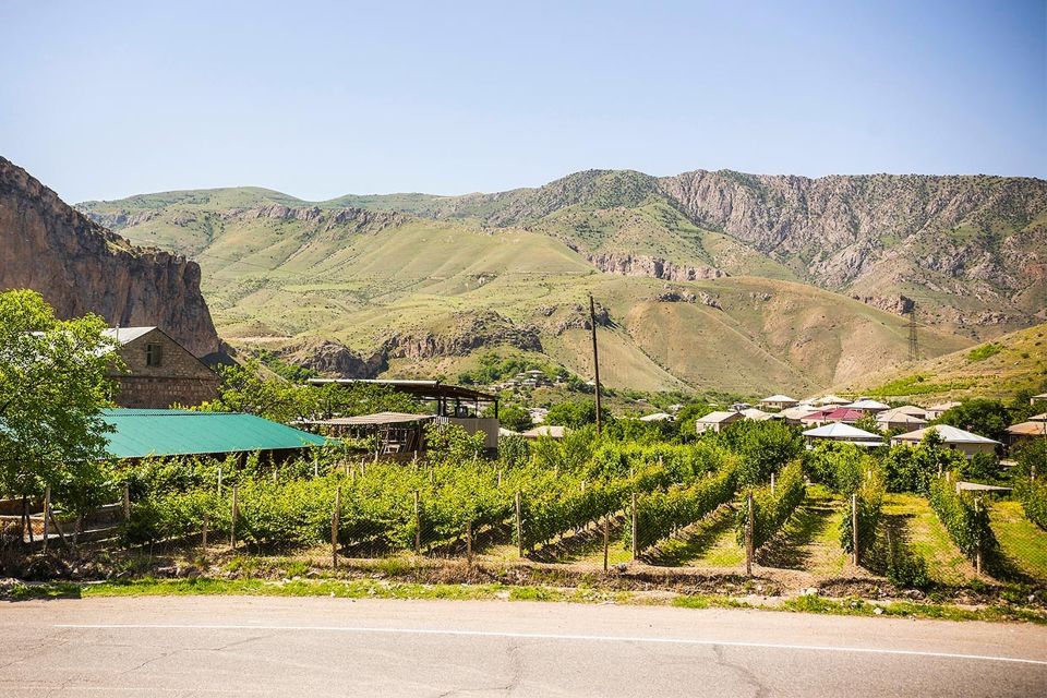 From Yerevan: Trekking and Wine Tasting Tour - Itinerary