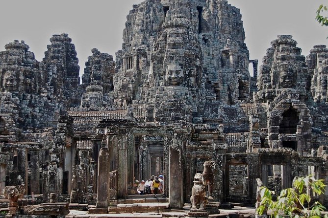 Full-Day Angkor Wat Sunrise Private Tour With Guide From Siem Reap - Tour Guides and Visitor Experiences