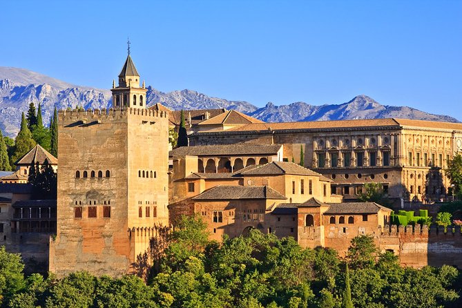 Full Day to Alhambra Palace and Generalife Gardens Direct From Malaga - Tour Experience