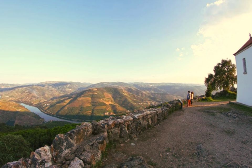 Full Day Tour in Douro: Sightseeing, Wine Tasting and Lunch - Comprehensive Itinerary Highlights