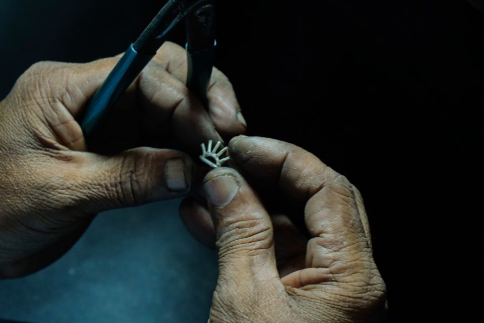 Galle: Traditional Jewelry Making Workshop With Transfers - Pricing and Reservations