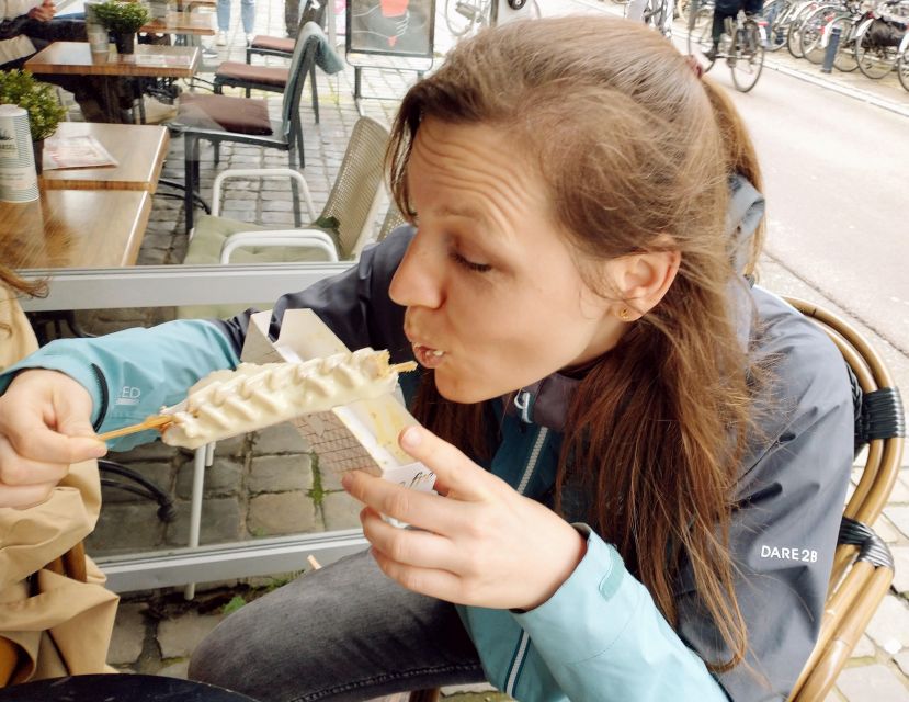 Ghent: Guided City Tour With Food and Drink Tastings - Local Food and Drink Sampling