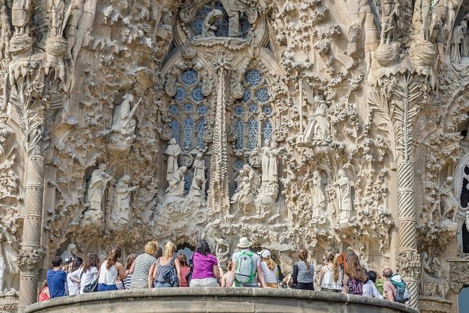 Guided Tour Sagrada Familia and Park Guell - Monument Highlights