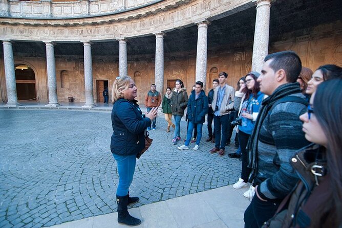 Guided Visit to the Alhambra, Nasrid Palaces and Generalife - Photo Opportunities