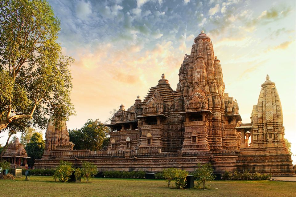 Half-Day Tour to Raneh Waterfalls and Khajuraho Temples - Temple Visits