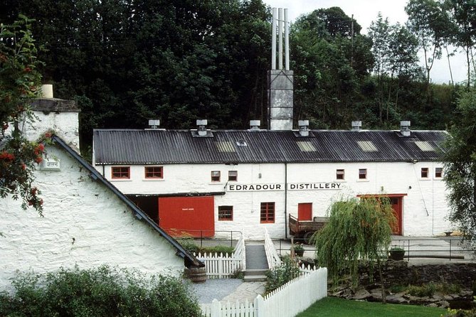 Highlands of Scotland Whisky Tour & Tasting With Scottish Local - Local Expert Interactions