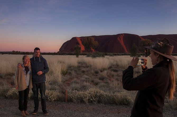 Highlights of Uluru Including Sunrise and Breakfast - Picnic Breakfast