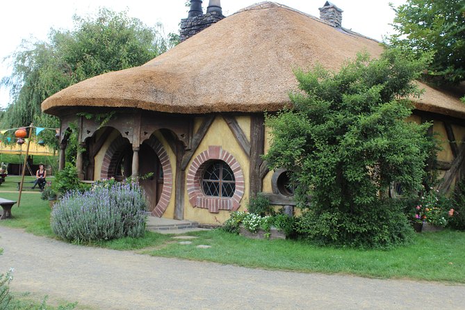 Hobbiton and Waitomo Caves - Start or Finish Auckland or Rotorua - Optimal Finishing Point for Rotorua Travelers