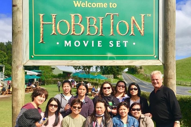 Hobbiton Movie Set and Waitomo Glowworm Caves Guided Day Trip From Auckland - Customer Reviews