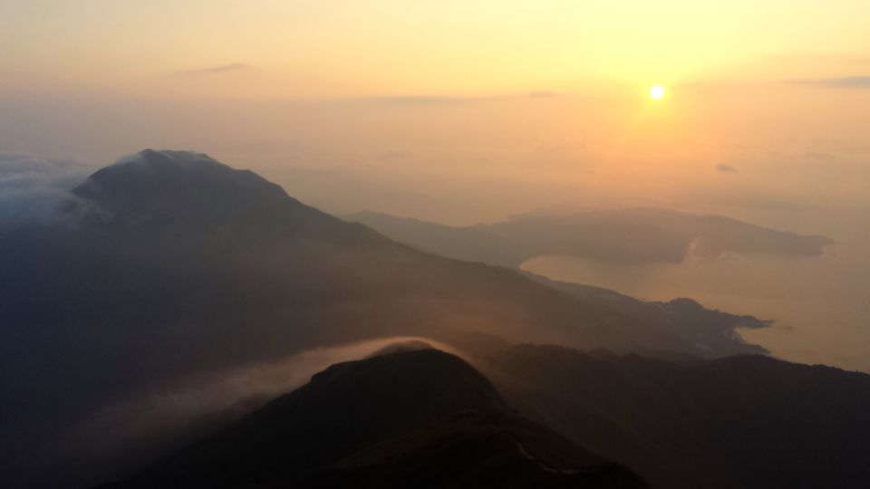 Hong Kong: Lantau Peak Sunrise Climb - Full Description